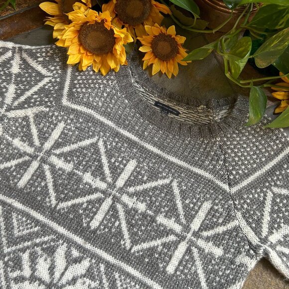 AEO Wool Blend Snowflake Sweater (like NEW) - Picture 10 of 13